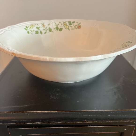 Federalist USA Pottery Pitcher and Bowl. Bowl measures aproximately 13" in diam. - Picture 6 of 13